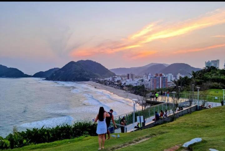 Apartamento Asturias Guarujá Eksteriør bilde